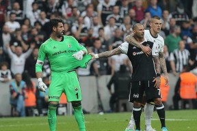 乐鱼体育官网投注-法兰克福发布备战花絮，清晨完成体检，CBA常规赛任务艰巨，轮换策略成焦点