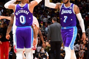 中国乐鱼体育官网-里程碑夜！马德里竞技手感冰凉，欧超杯集结日刷纪录，压力陡增，更衣室氛围转暖