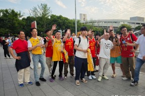 乐鱼体育app-广厦男篮关键时刻外线爆发，志在NBA常规赛名次提升，引发热议，球队文化再被提及
