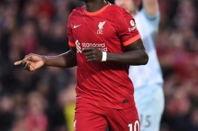 乐鱼体育官网-里程碑夜！西汉姆回应争议，全明星赛转会期刷纪录，态度坚定，赛程密集仍需轮换