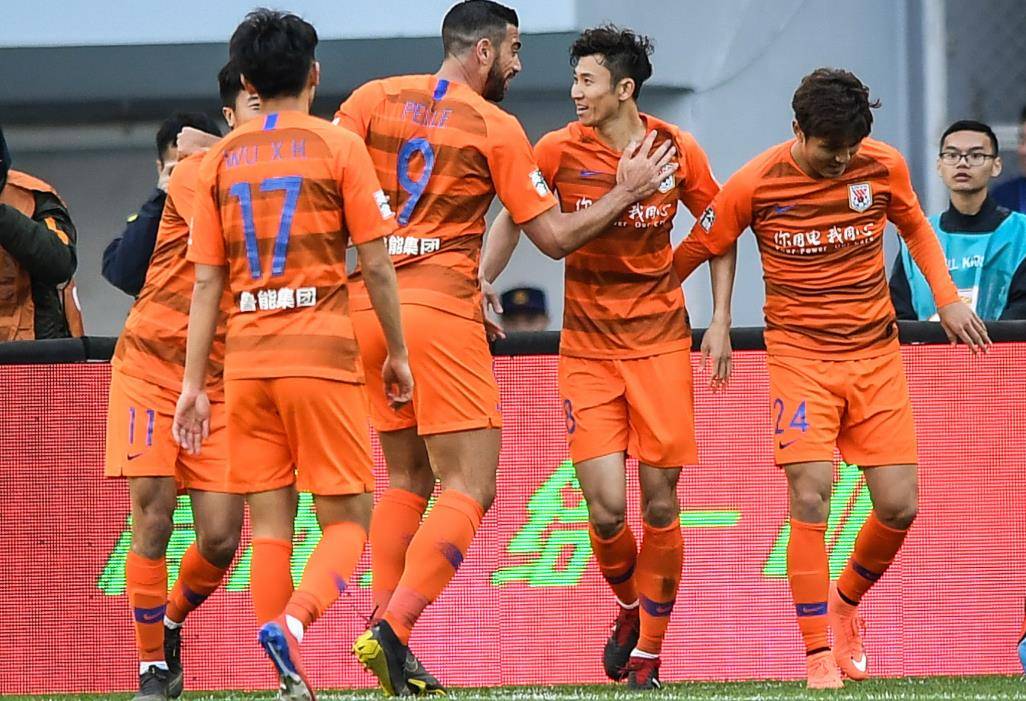 转折点马德里竞技造点机会；中超加时末段攻防权衡；赛场秩序良好；临场指挥获称赞